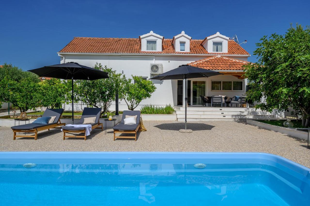 Villa Bellezza Милна Екстериор снимка